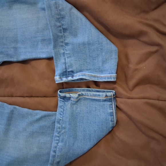 American Eagle Outfitters NEXT LEVEL STRETCHED Jegging Jeans. Size 12. - Picture 3 of 6